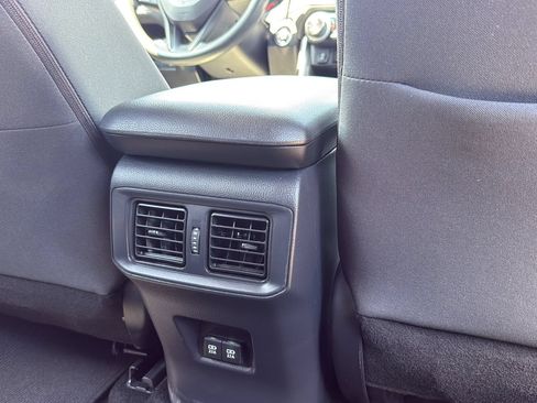 Used 2019 Toyota RAV4 XLE w/ Convenience Package FWD image 27