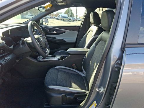 Used 2024 Buick Envista Preferred image 11