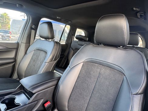 New 2025 Jeep Grand Cherokee Altitude image 19