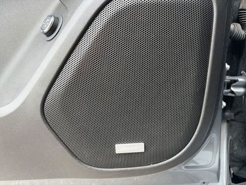 Used 2021 GMC Acadia SLT w/ LPO, Floor Liner Package FWD image 17