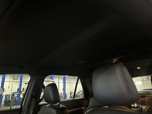 Used 2019 Ford Explorer XLT w/ Equipment Group 202A FWD image 20