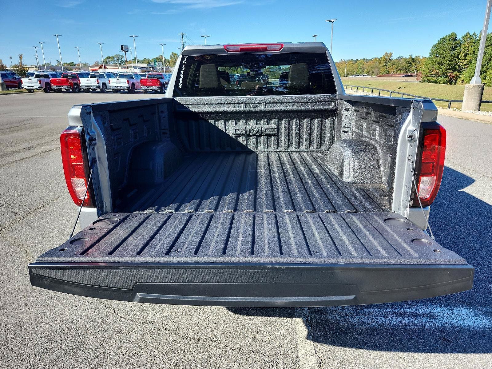 New 2026 GMC Sierra 1500 SLE AWD/4WD image 9