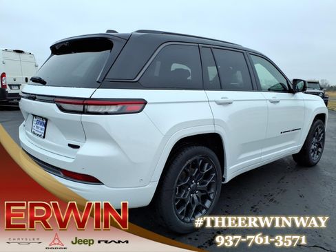 New 2026 Jeep Grand Cherokee Summit image 5