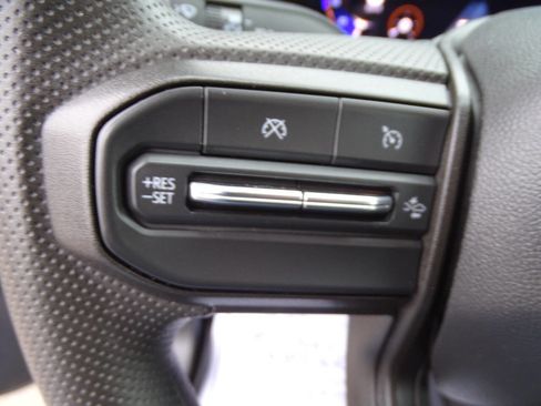 Used 2024 Chevrolet Colorado W/T w/ WT Convenience Package II AWD/4WD image 15