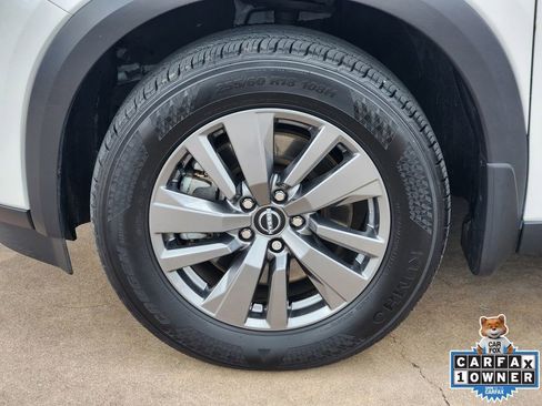 Used 2025 Nissan Pathfinder SV FWD image 11