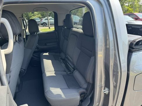 Used 2025 Nissan Frontier SV w/ Tow Package RWD image 7