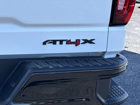 New 2026 GMC Sierra 1500 AT4X w/ LPO, Black Badging Package AWD/4WD image 9