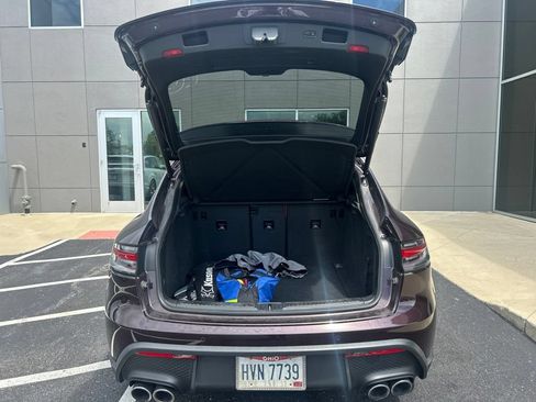Used 2023 Porsche Macan Turbo AWD/4WD image 18