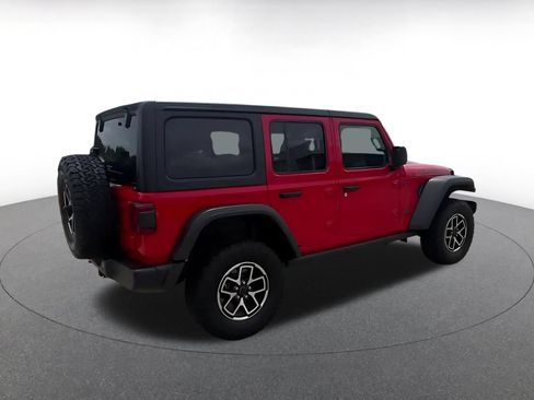 Used 2025 Jeep Wrangler Unlimited Rubicon AWD/4WD image 15