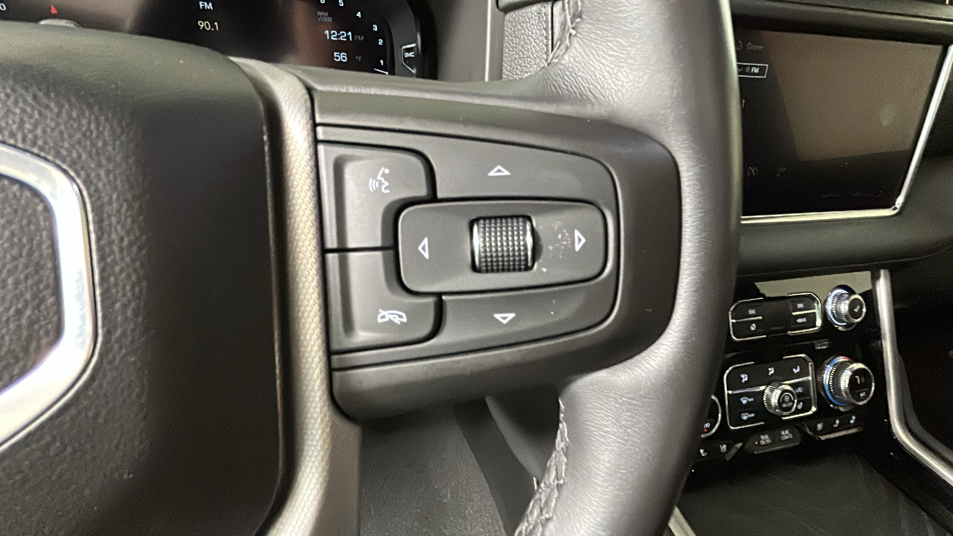 Used 2024 GMC Yukon XL Denali w/ Denali Reserve Package AWD/4WD image 21