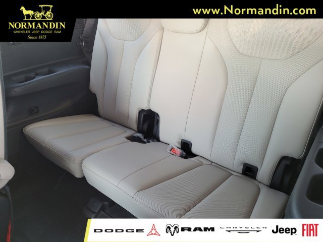 Used 2023 Hyundai Palisade Calligraphy w/ Cargo Package FWD image 18