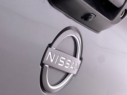 Used 2023 Nissan Titan SV w/ SV Convenience Package image 26