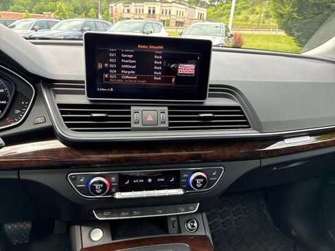 Used 2020 Audi Q5 2.0T Premium Plus w/ Premium Plus Package AWD/4WD image 18