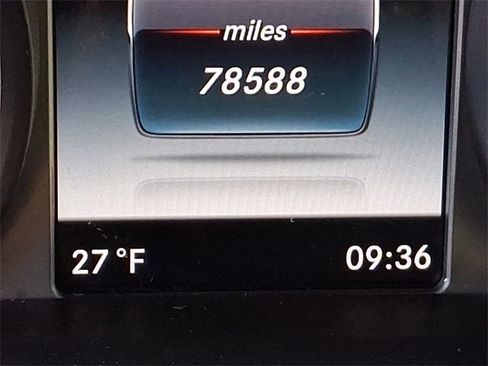 Used 2016 Mercedes-Benz GLC 300 w/ Premium Package image 20