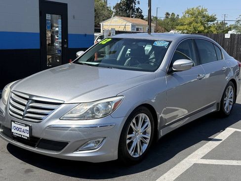 Used 2012 Hyundai Genesis 5.0 RWD image 4