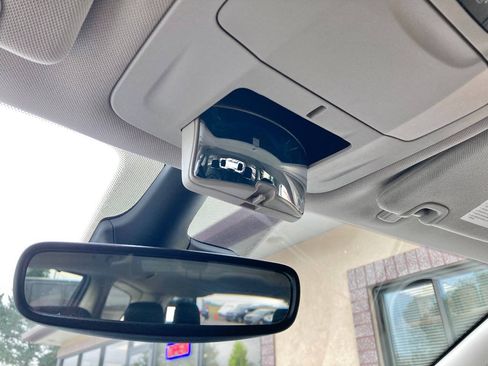 Used 2023 Chrysler Pacifica Touring-L FWD image 36