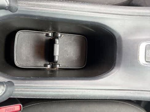 Used 2018 Honda HR-V EX image 17