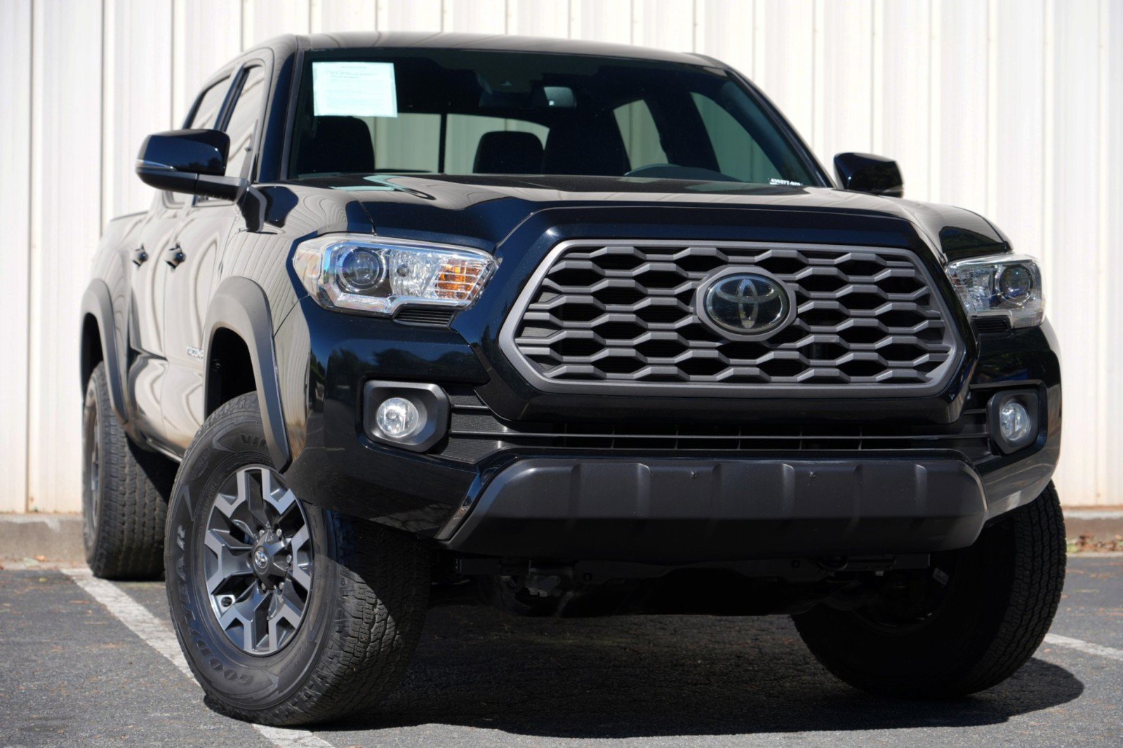 Used 2021 Toyota Tacoma TRD Off-Road w/ Technology Package AWD/4WD image 2