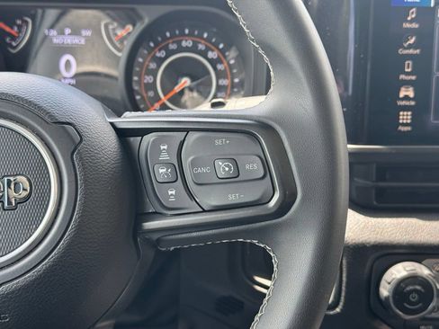 Used 2025 Jeep Wrangler Unlimited Sport AWD/4WD image 30