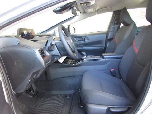 Used 2026 Toyota Prius Plug-In Hybrid FWD image 11