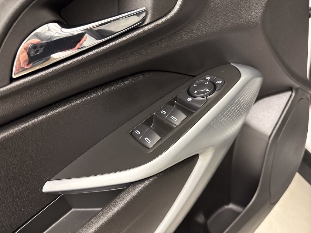 Used 2024 Chevrolet Trax LS FWD image 12