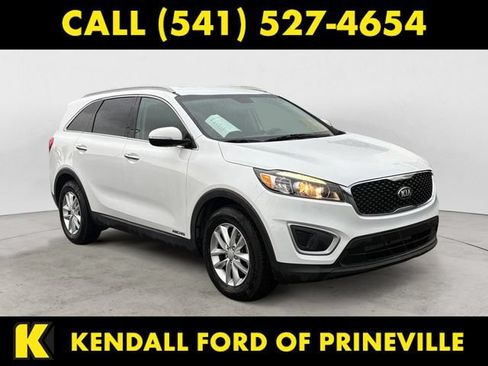 Used 2017 Kia Sorento AWD image 7