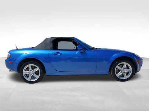 Used 2006 MAZDA MX-5 Miata Touring RWD image 4