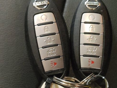 Used 2020 Nissan Pathfinder SL FWD image 32
