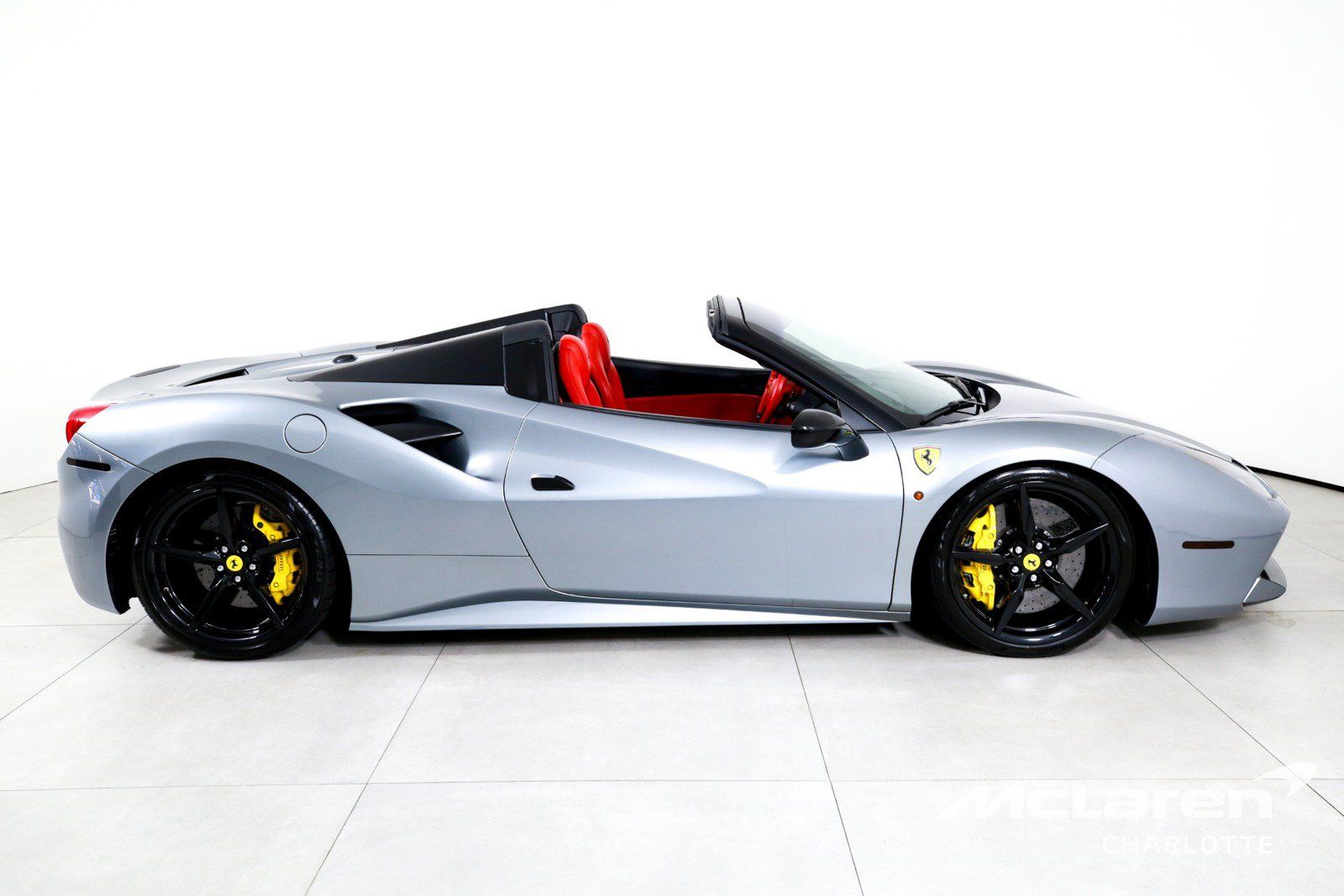 Used 2019 Ferrari 488 Spider RWD image 10