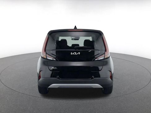Used 2025 Kia Soul LX w/ LX Technology Package FWD image 8