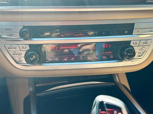 Used 2022 BMW 750i xDrive w/ Executive Package image 16