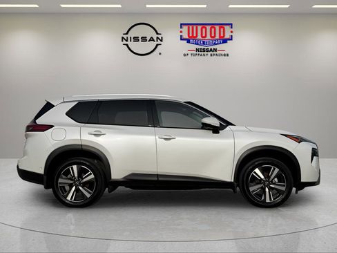 Certified 2025 Nissan Rogue SL AWD/4WD image 2