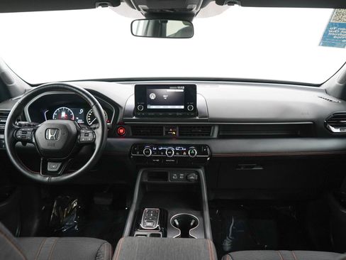 Used 2023 Honda Pilot Sport image 14