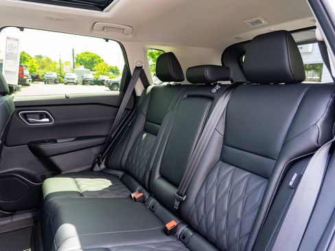 New 2026 Nissan Rogue Platinum AWD/4WD image 24