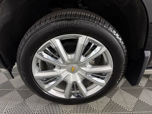 Used 2024 Chevrolet Silverado 1500 High Country w/ Technology Package AWD/4WD image 12