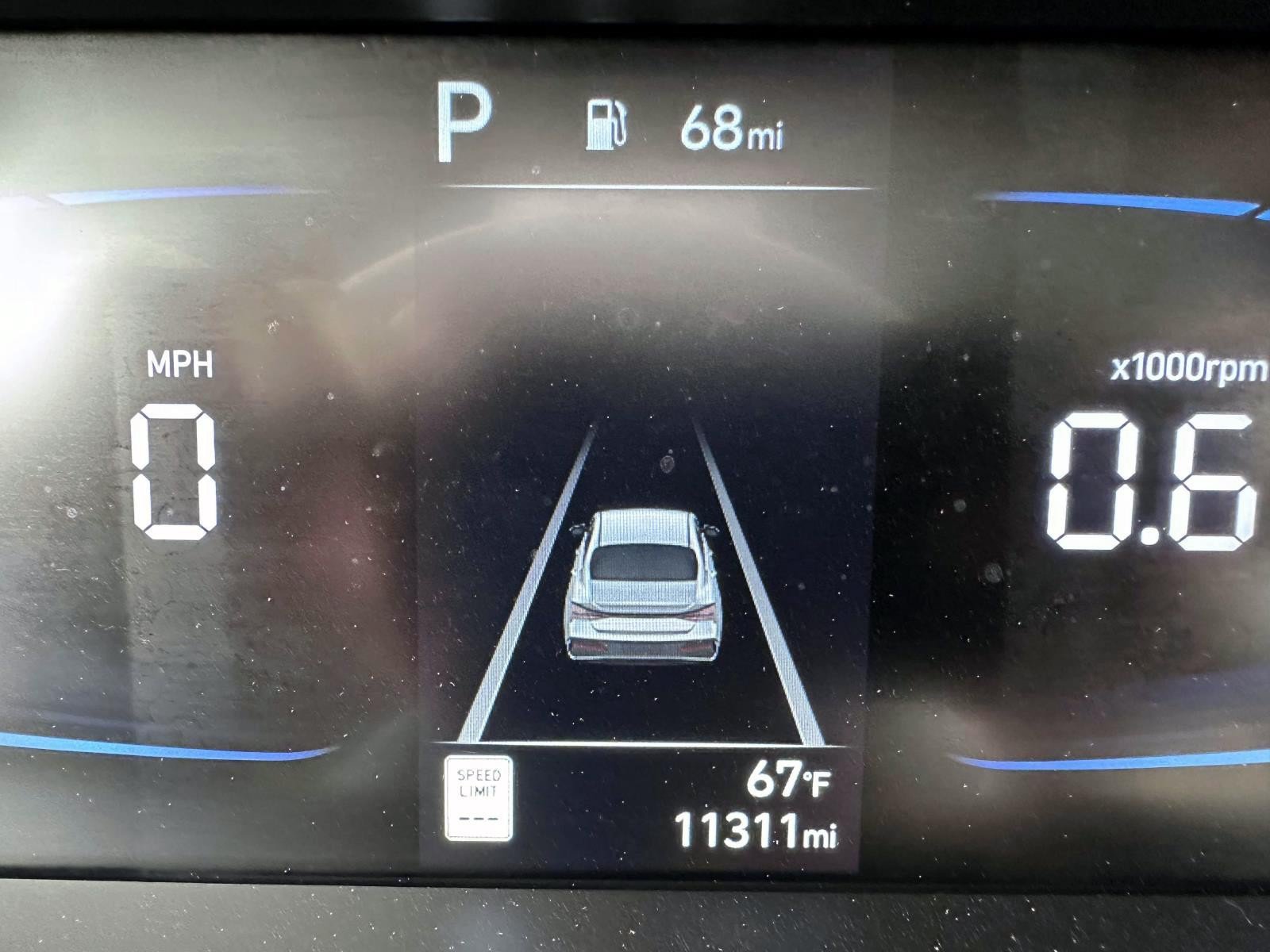 Used 2025 Hyundai Elantra Sport FWD image 29