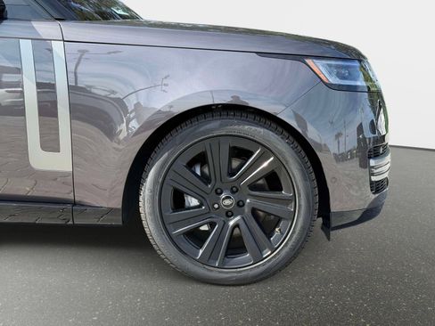 Used 2022 Land Rover Range Rover Long Wheelbase SE image 21