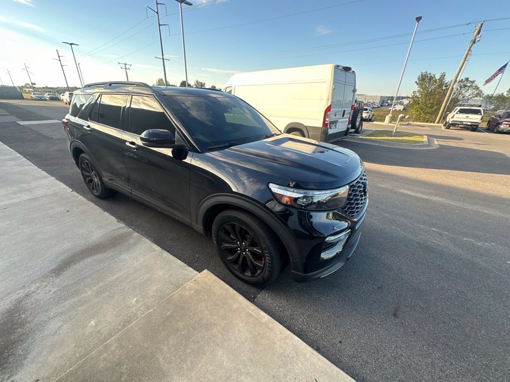 Used 2020 Ford Explorer ST w/ Premium Technology Package AWD/4WD image 2