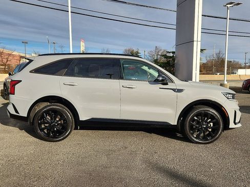 Certified 2022 Kia Sorento SX image 7