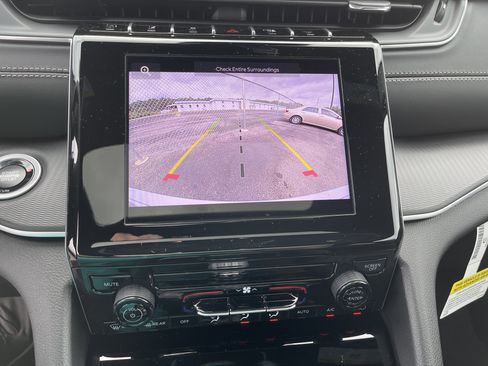 New 2025 Jeep Grand Cherokee Laredo X image 24