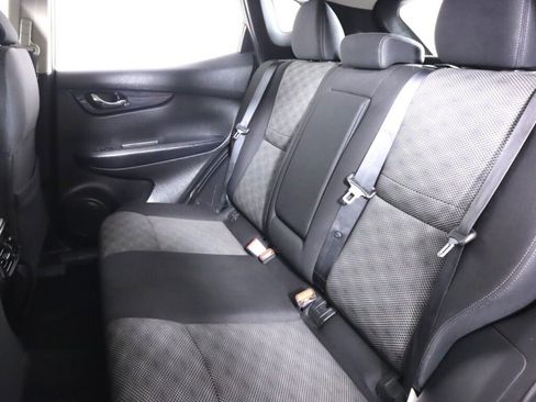 Used 2019 Nissan Rogue Sport SV w/ All-Weather Package FWD image 36