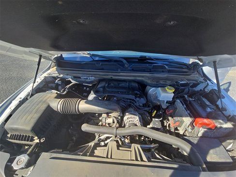 Used 2019 RAM 1500 Laramie image 32