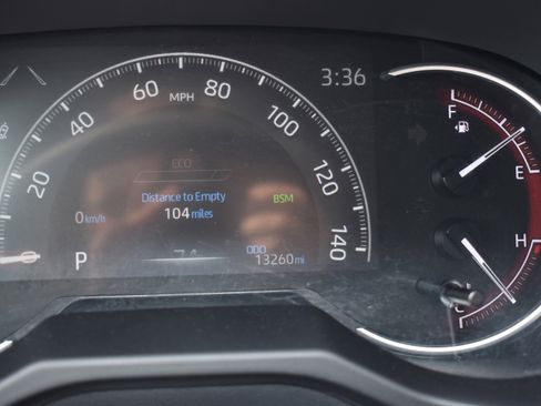 Used 2025 Toyota RAV4 XLE Premium FWD image 32