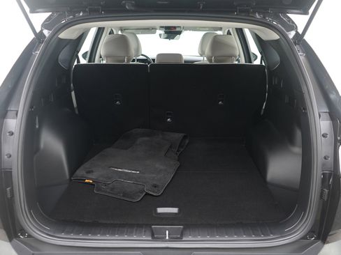 Certified 2025 Hyundai Tucson SE image 18