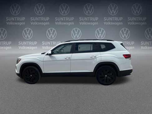 Used 2024 Volkswagen Atlas SE w/ Panoramic Sunroof Package FWD image 32