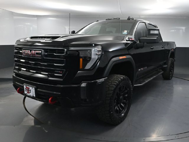 Used 2024 GMC Sierra 2500 AT4 w/ Technology Package AWD/4WD image 9