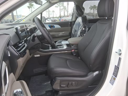 New 2026 Kia Carnival FWD image 15