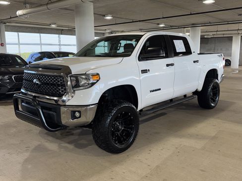 Used 2021 Toyota Tundra SR5 w/ SR5 Leather Package image 4