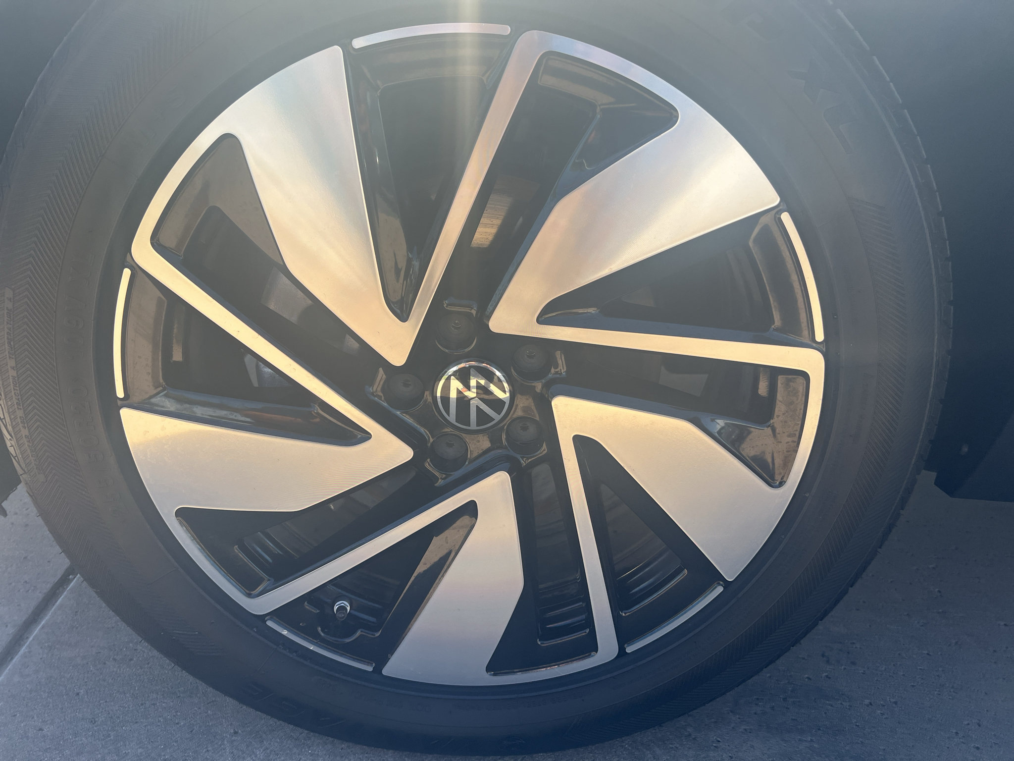 Used 2024 Volkswagen Atlas SE FWD image 19