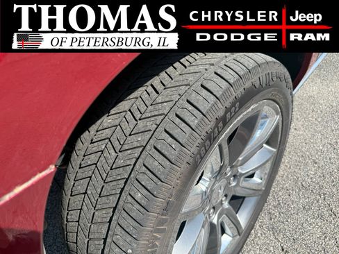 Used 2018 Chevrolet Suburban Premier AWD/4WD image 13